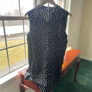 Polka dot Sleevless pleated shirt